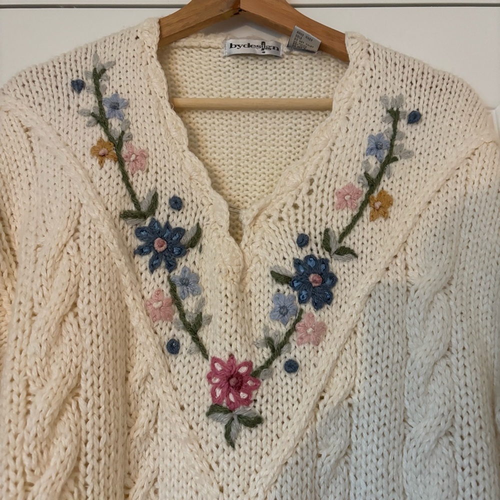 Vintage Embroidered V Neck Granny Grandma Sweater Cottage Core Feminine Girly M - Picture 2 of 5